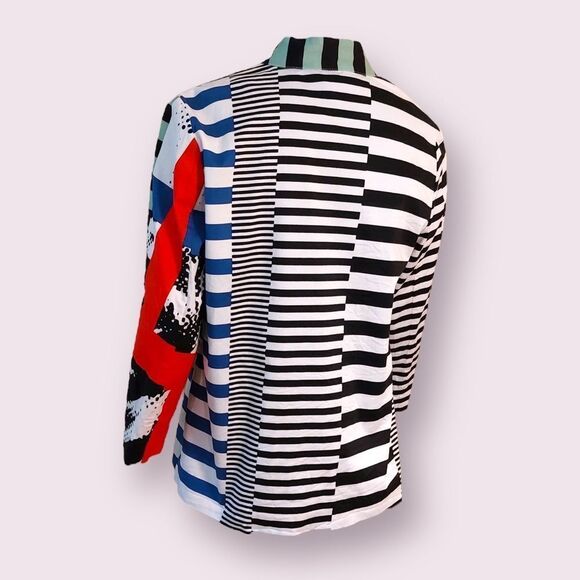 Berek Button Down Blouse Geometric Graphic Print - Picture 3 of 6